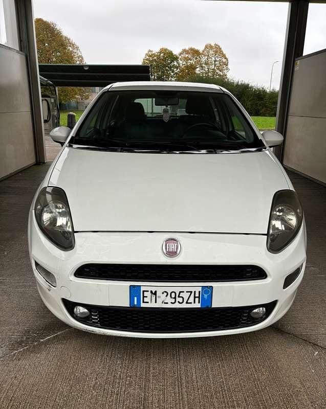Usata Fiat Punto Pop 84 CV (61 kW) 2012 Bianco Berlina