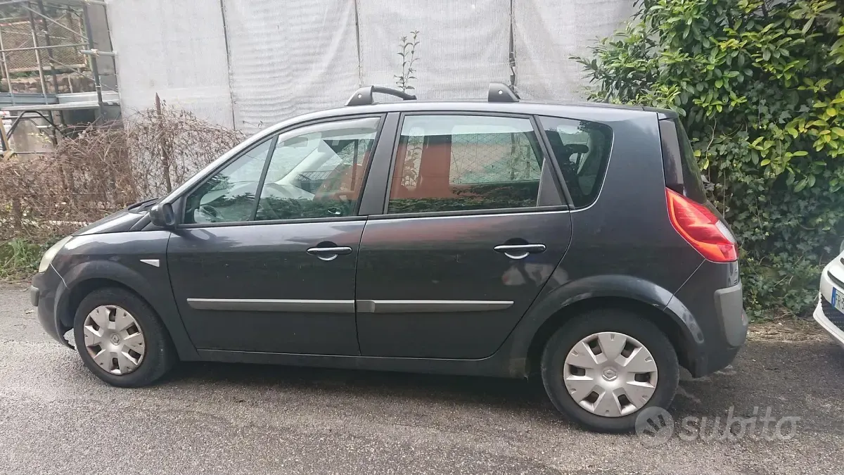 Usata Renault Scenic E-Tech 106 CV (77 kW) 2006 Grigio Monovolume