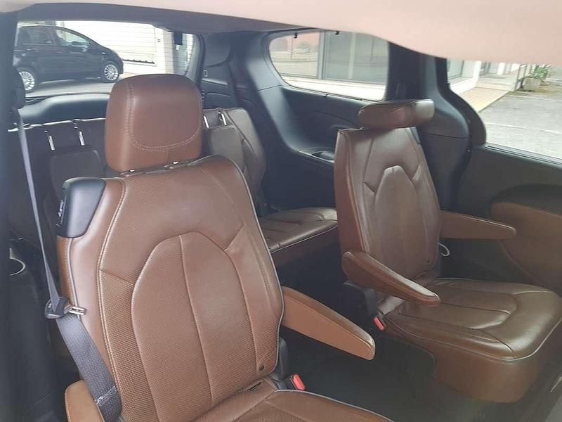 Usata Chrysler Pacifica Limited 287 CV (211 kW) 2018 Blu/azzurro Monovolume