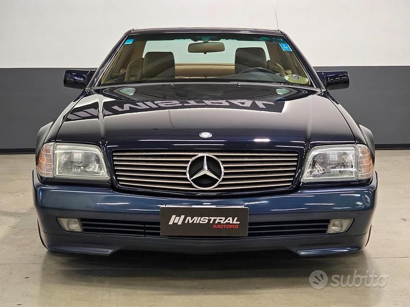 Usata Mercedes SL300 245 CV (180 kW) 1989 Blu Cabrio