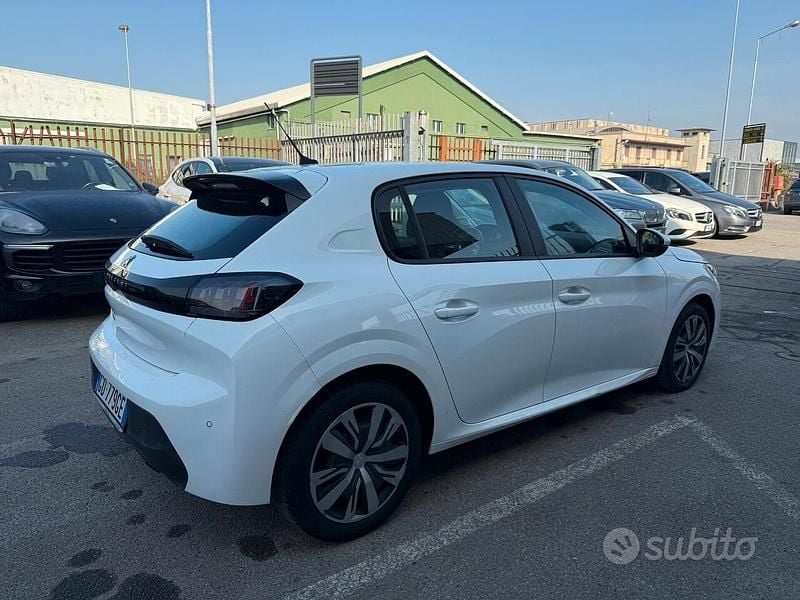 Usata Peugeot 208 Active 75 CV (55 kW) 2021 Other Utilitaria