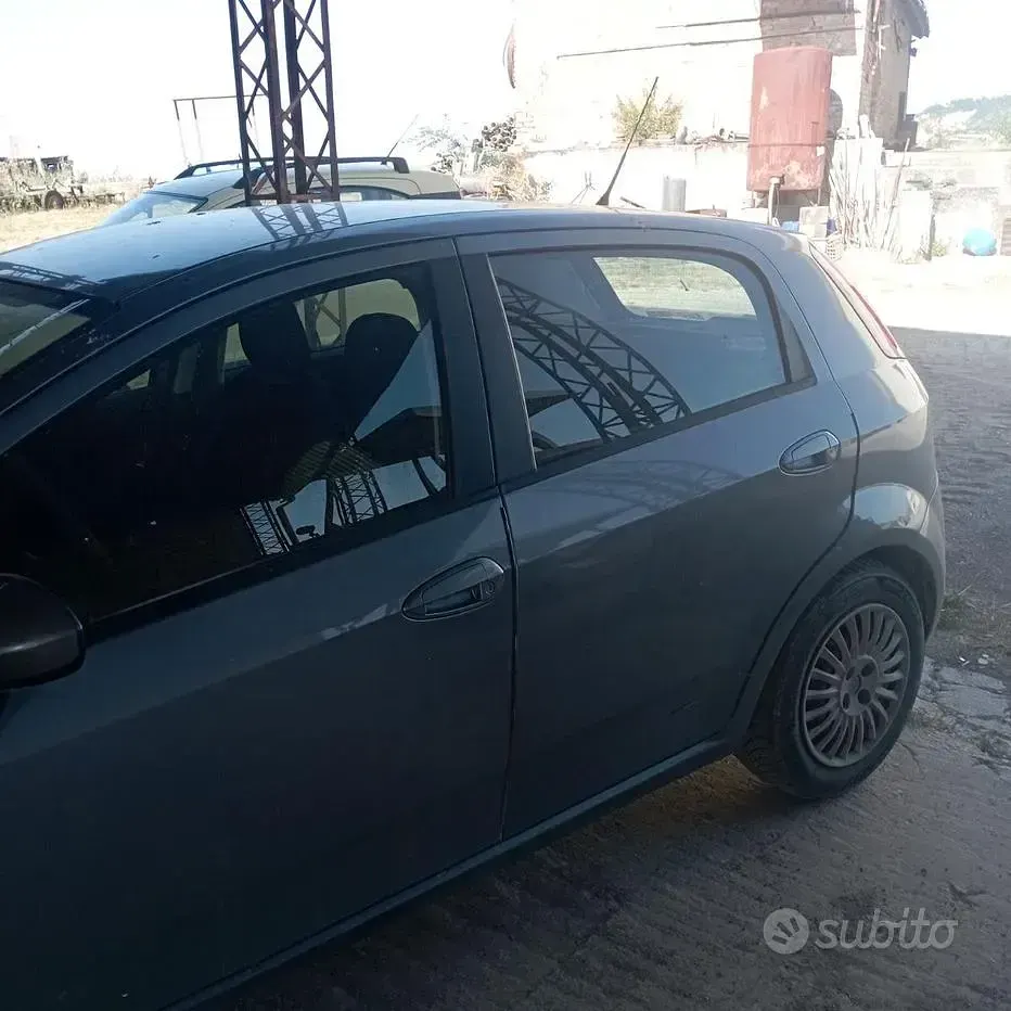 Usata Fiat Grande Punto 90 CV (66 kW) 2007 Grigio Utilitaria