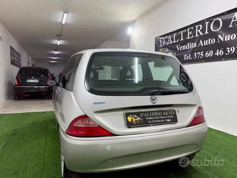 Usata Lancia Ypsilon 80 CV (58 kW) 2001 Utilitaria