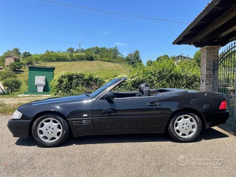 Usata Mercedes SL300 231 CV (169 kW) 1992 Nero Cabrio