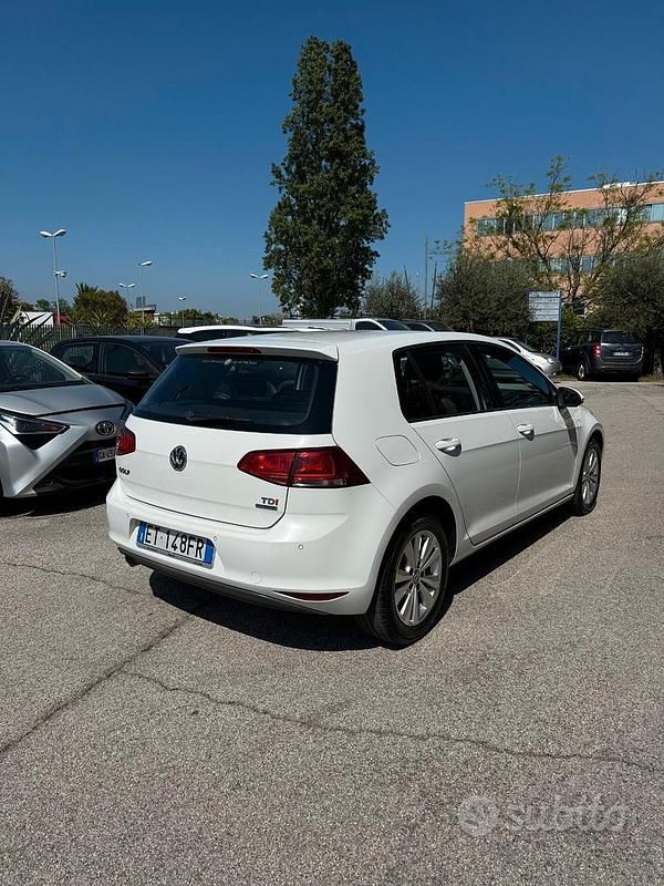 Usata VW Golf VII Trendline 105 CV (77 kW) 2014 Bianco Berlina