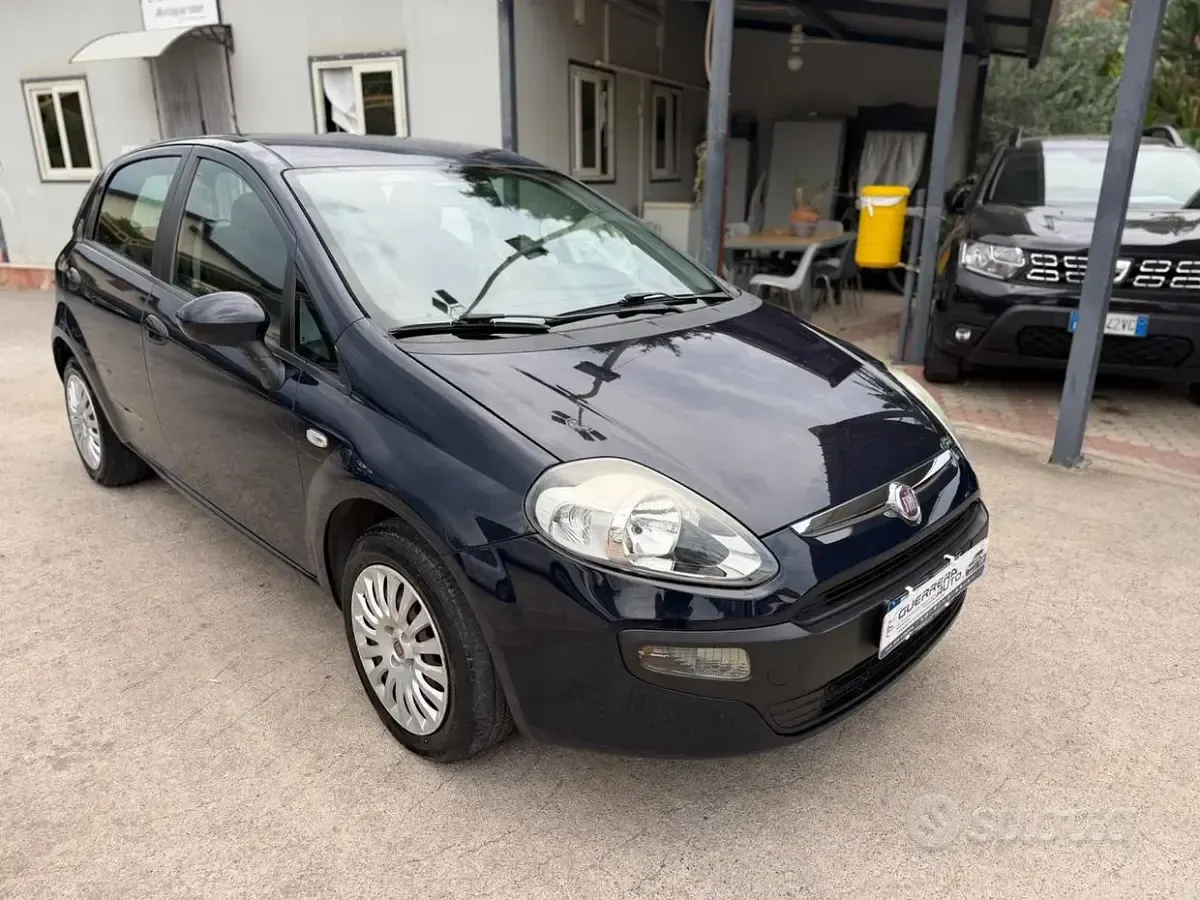 Usata Fiat Punto Evo Dynamic 69 CV (50 kW) 2011 Bluazzurro Utilitaria
