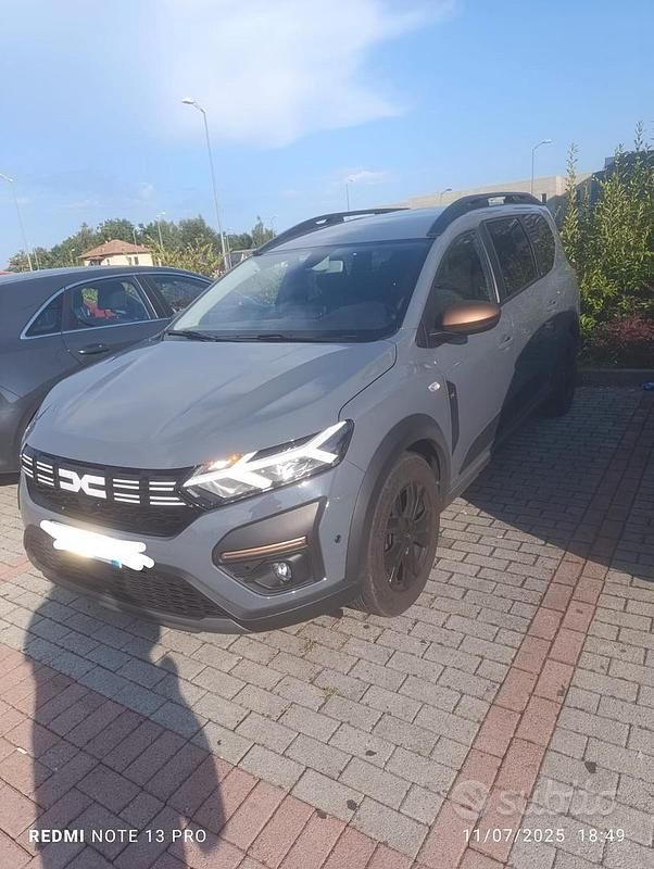 Grigio Usata 2024 Dacia Jogger Monovolume | 19.900 € (Cara) - Immagine 1/3