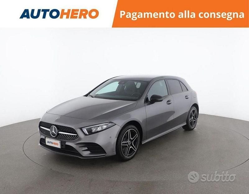 Grigio Usata 2022 Mercedes A250 Premium Tre volumi | 29.899 € (Buon prezzo) - Immagine 1/2