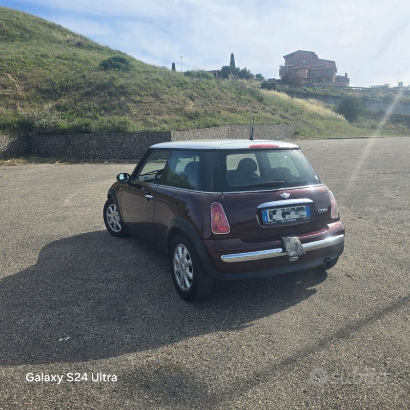 Begagnad Mini Cooper 2003 Brun Halvkombi