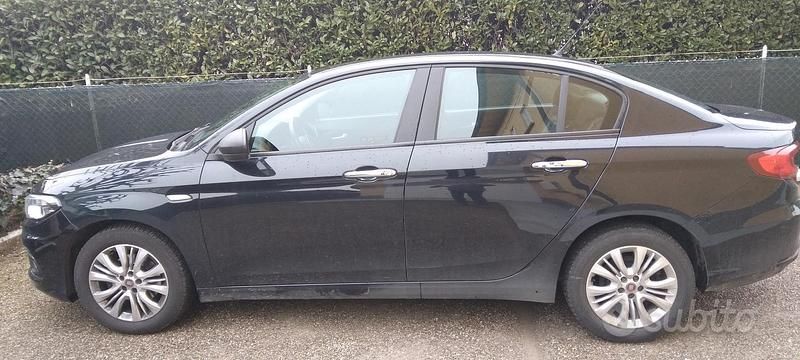 Usata Fiat Tipo 120 CV (88 kW) 2016 Blu Berlina