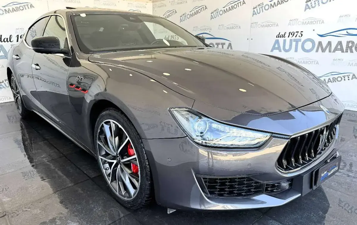 Usata Maserati Ghibli GT 330 CV (242 kW) 2023 Grigio Berlina