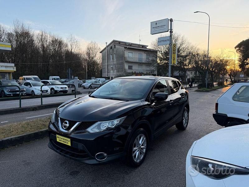 Usata Nissan Qashqai Acenta 110 CV (80 kW) 2016 Nero SUV
