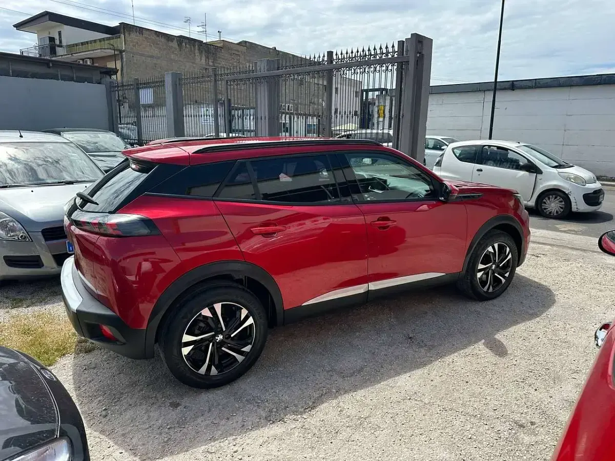 Usata Peugeot 2008 Allure 131 CV (96 kW) 2020 Amaranto SUV