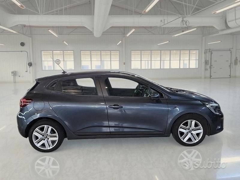 Usata Renault Clio V Business 91 CV (66 kW) 2021 Grigio Berlina
