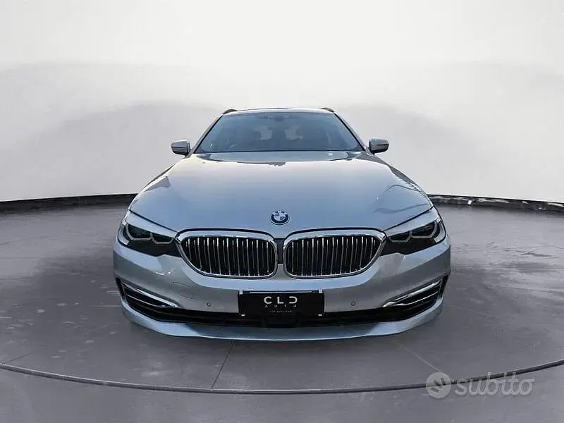 Usata BMW 520 Luxury Line 190 CV (139 kW) 2019 Grigio Station wagon