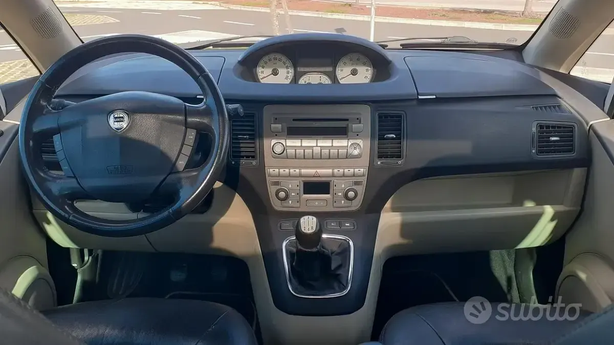 Usata Lancia Musa 90 CV (66 kW) 2009 Monovolume