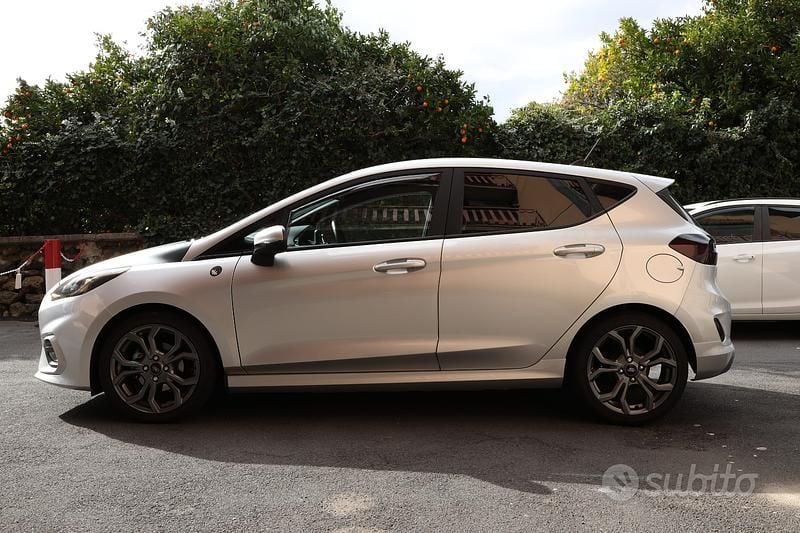Usata Ford Fiesta ST-Line 125 CV (91 kW) 2021 Grigio Utilitaria