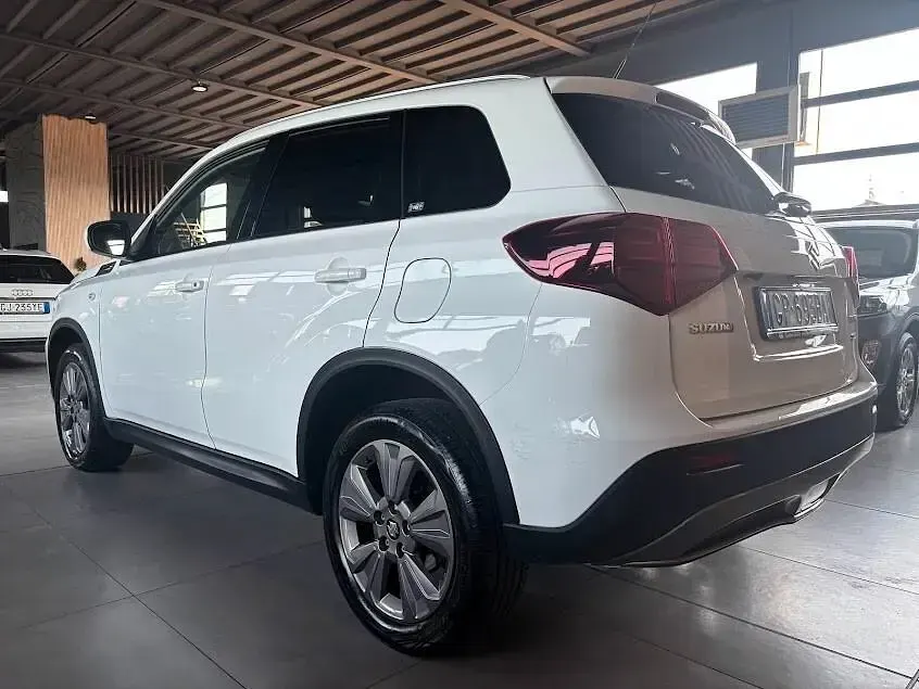Usata Suzuki Vitara Cool 129 CV (94 kW) 2023 Bianco SUV