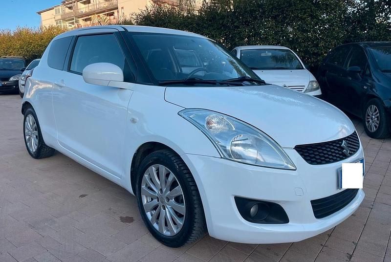 Usata Suzuki Swift 93 CV (68 kW) 2013 Bianco Utilitaria