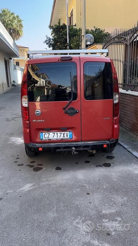 Usata Fiat Doblò 120 CV (88 kW) 2006 Rosso Monovolume