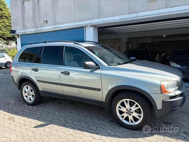 Usata Volvo XC90 210 CV (154 kW) 2004 Grigio SUV