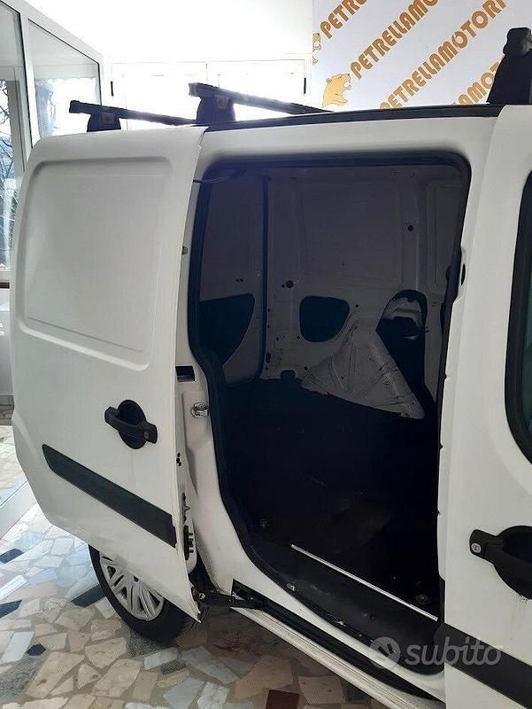 Usata Fiat Doblò S 103 CV (75 kW) 2010 Bianco Monovolume