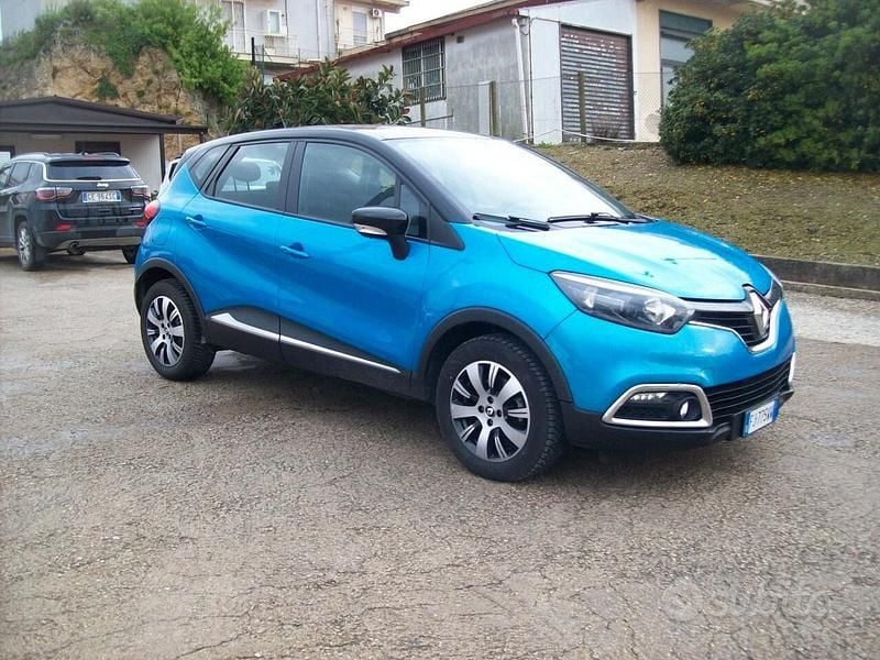 Usata Renault Captur Intens 89 CV (65 kW) 2017 Blu SUV
