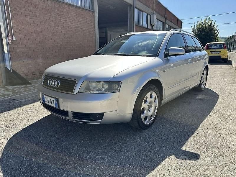 Usata Audi A4 Comfort 131 CV (96 kW) 2003 Grigio Station wagon