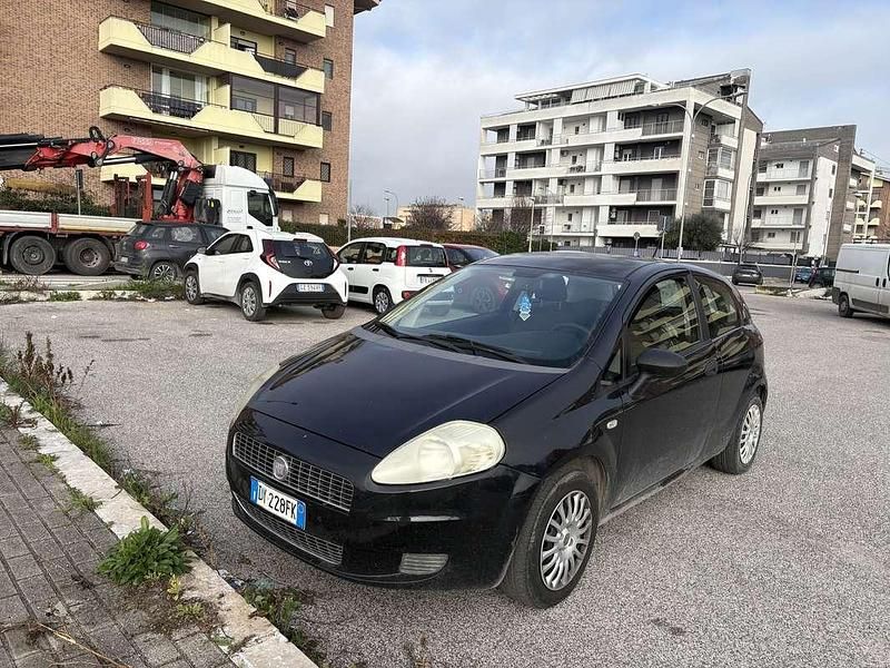 Usata Fiat Grande Punto Dynamic 65 CV (47 kW) 2009 Utilitaria