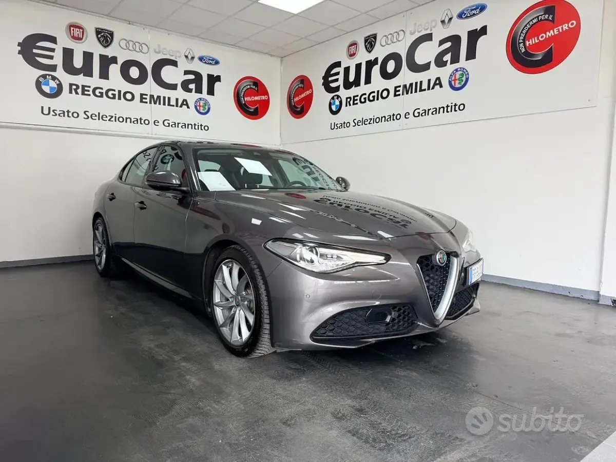 Usata Alfa Romeo Giulia Super 150 CV (110 kW) 2016 Grigio Berlina