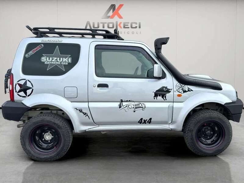 Usata Suzuki Jimny 86 CV (63 kW) 2008 Argento SUV