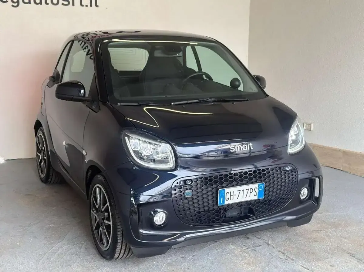Usata Smart ForTwo Coupé Prime 41 kW (56 CV) 2021 Blu Utilitaria