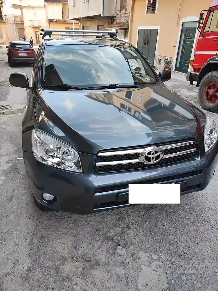 Usata Toyota RAV4 136 CV (100 kW) 2006 SUV