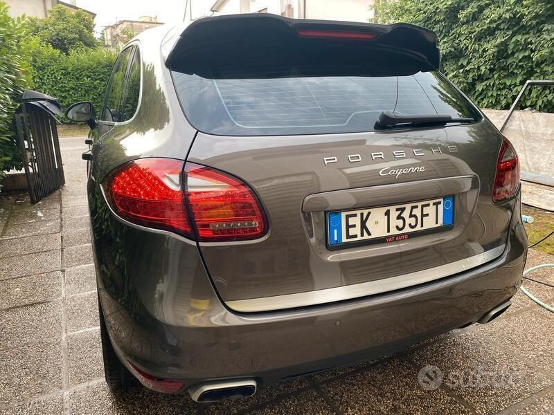 Usata Porsche Cayenne 245 CV (180 kW) 2011 Marrone SUV