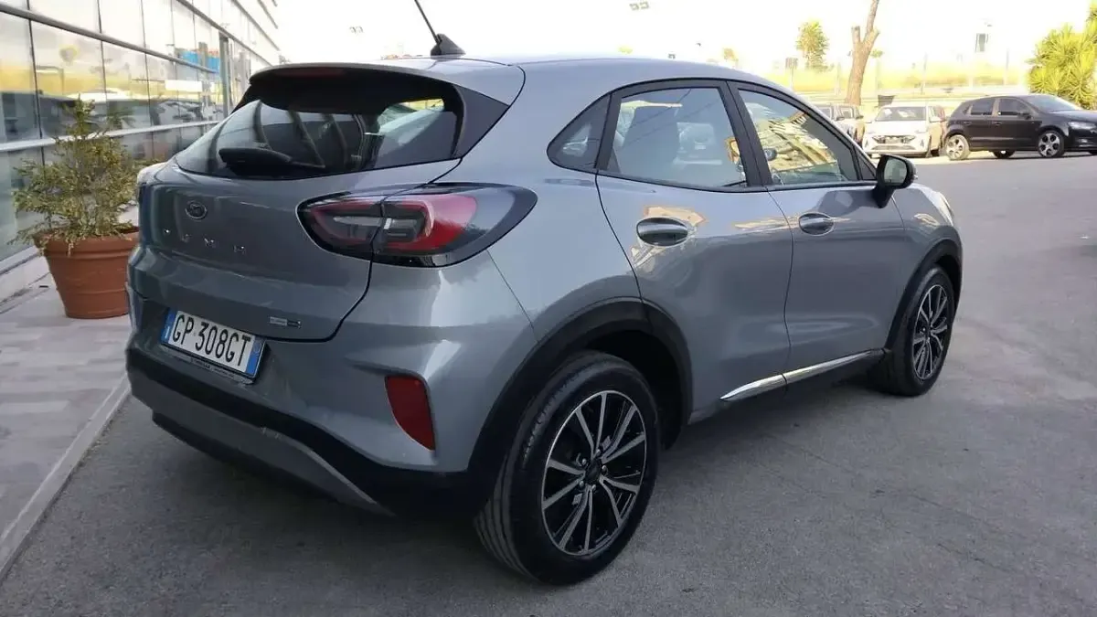 Usata Ford Puma Titanium 125 CV (91 kW) 2023 Solar silver SUV