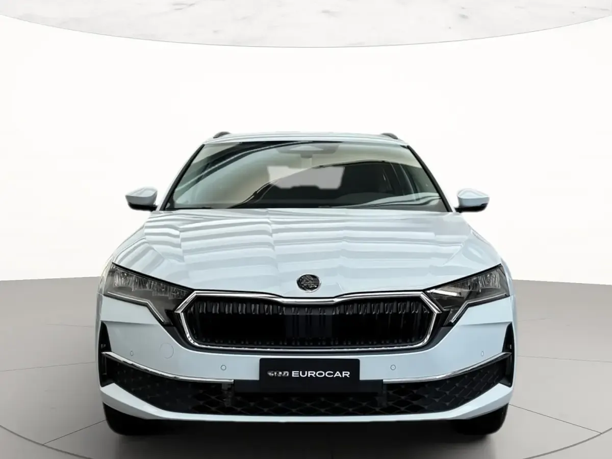 Nuova Skoda Octavia Executive 150 CV (110 kW) 2026 Bianco luna metallizzato Station wagon