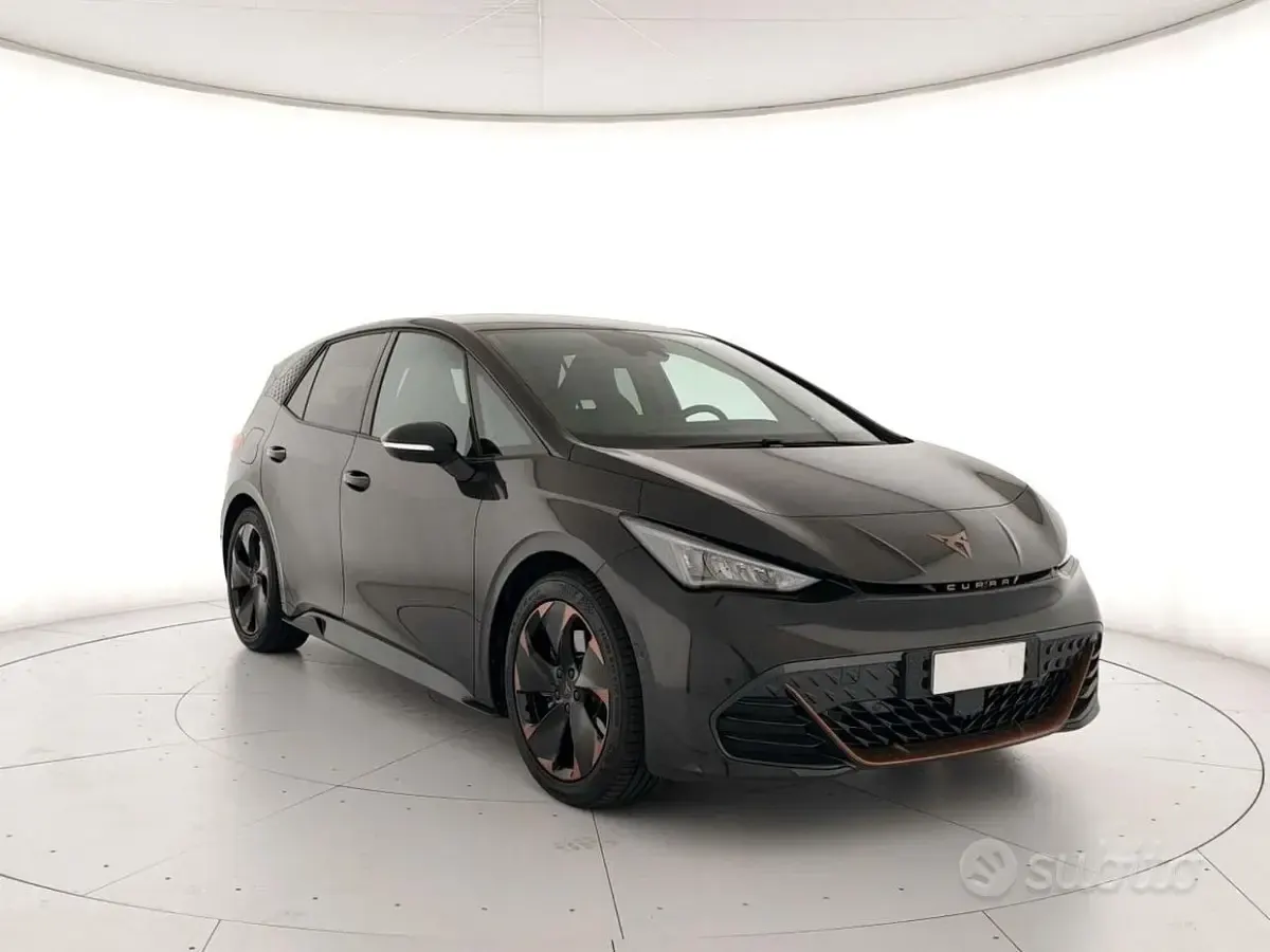 Usata Cupra Born e-Boost 69 kW (95 CV) 2023 5v grigio quasar Utilitaria