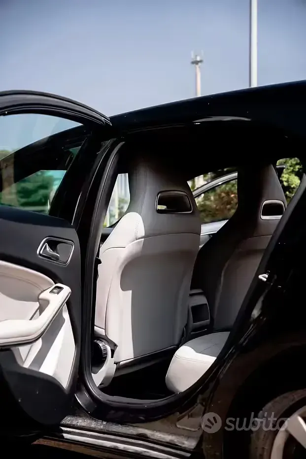 Usata Mercedes 200 Premium 136 CV (100 kW) 2016 Nero Berlina