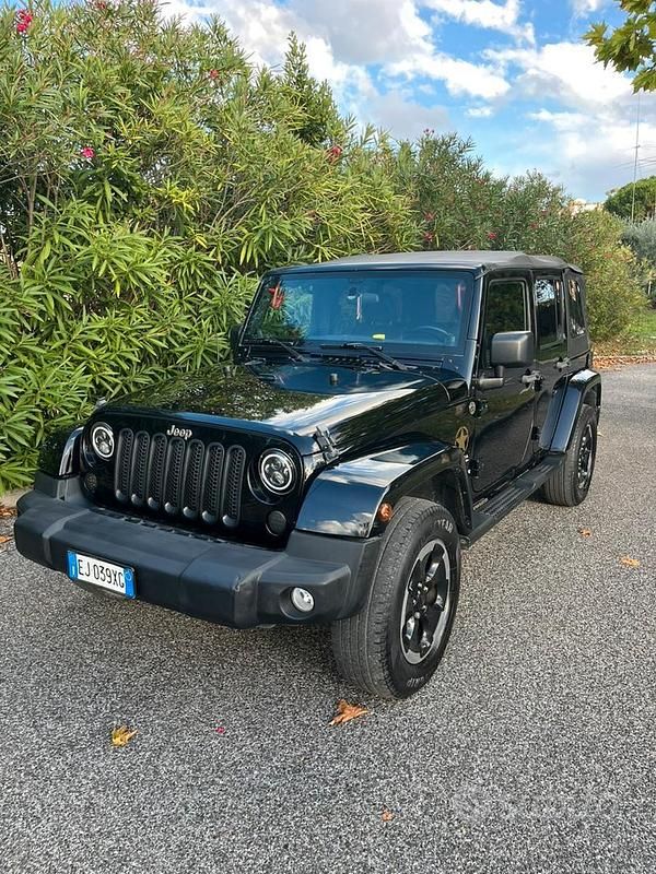 Usata Jeep Wrangler Unlimited Sahara 2012 Nero SUV