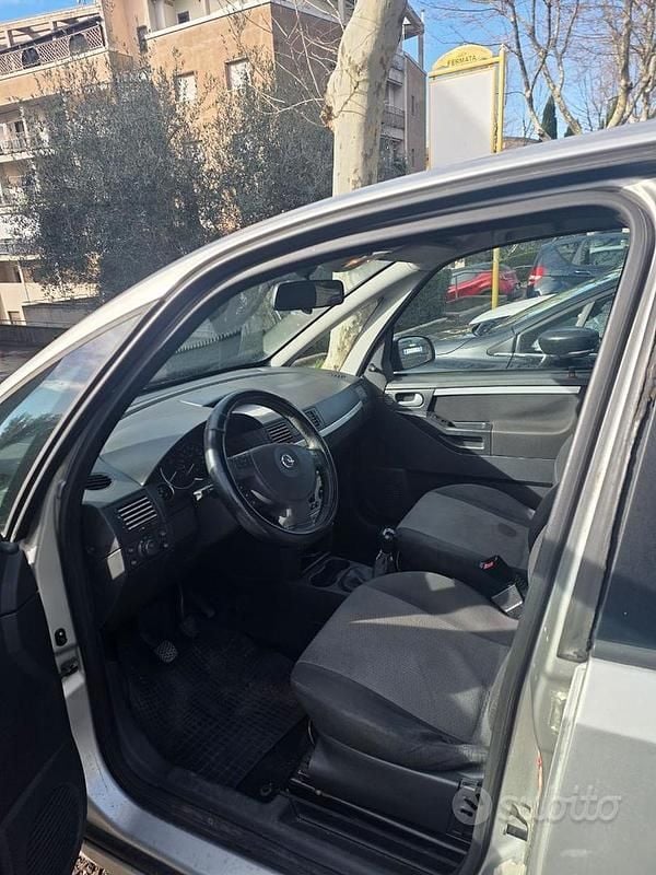 Usata Opel Meriva 101 CV (74 kW) 2009 Monovolume