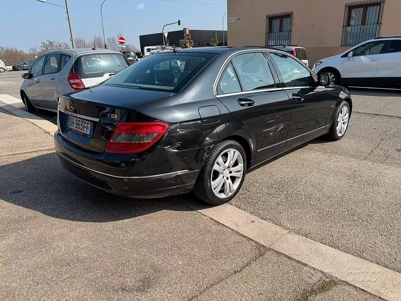 Usata Mercedes C220 Avantgarde 170 CV (125 kW) 2007 Nero Berlina
