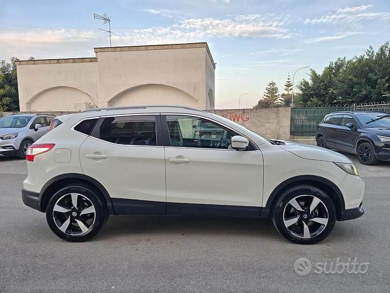 Usata Nissan Qashqai 2017 Bianco SUV