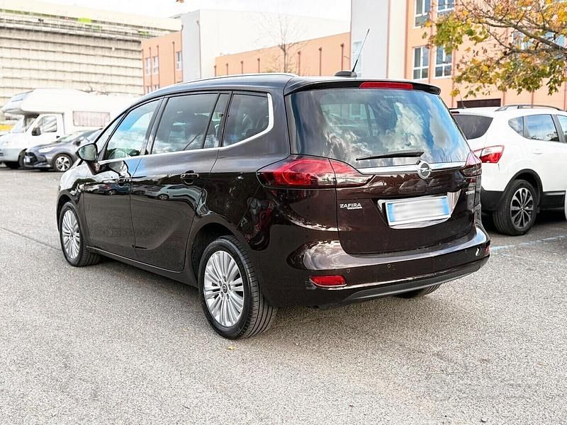 Usata Opel Zafira Tourer Cosmo 140 CV (102 kW) 2016 Bronzo Monovolume