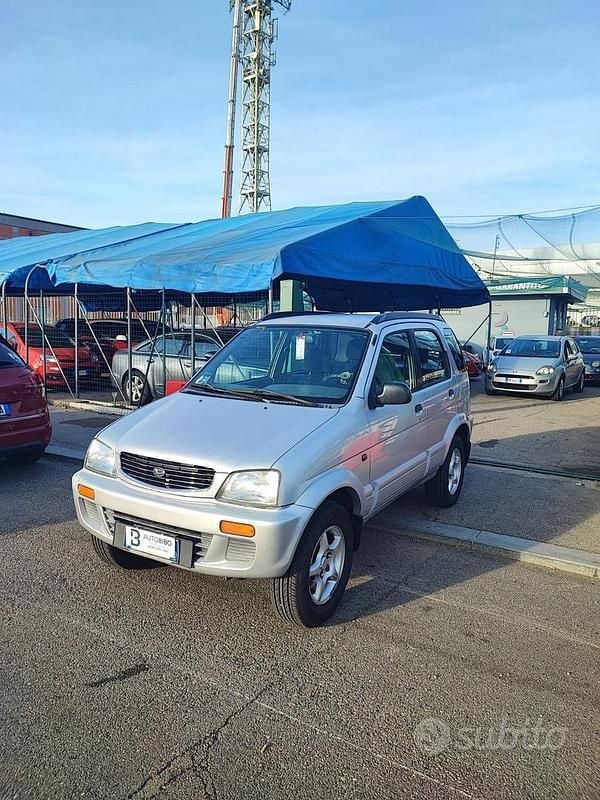 Usata Daihatsu Terios 83 CV (61 kW) 2000 Grigio SUV