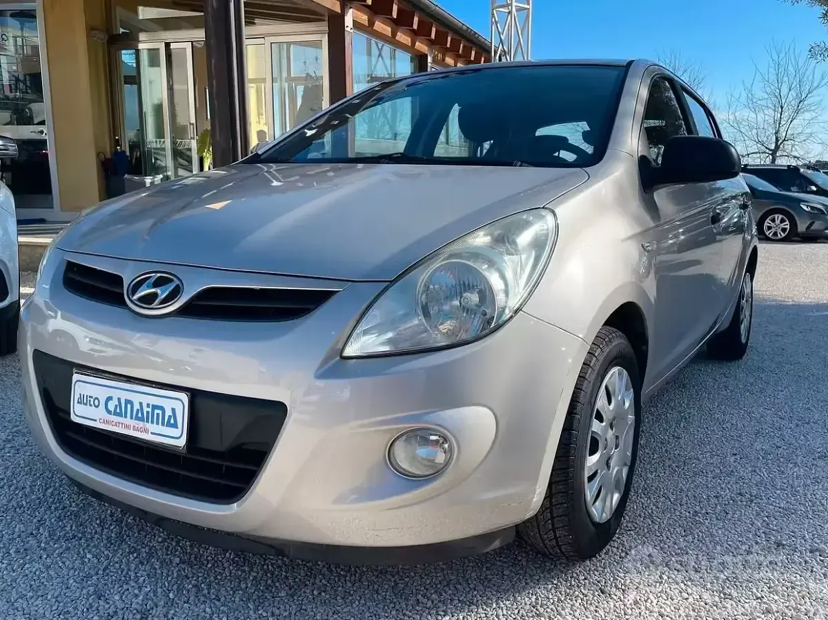 Usata Hyundai i20 78 CV (57 kW) 2010 Grigio Utilitaria