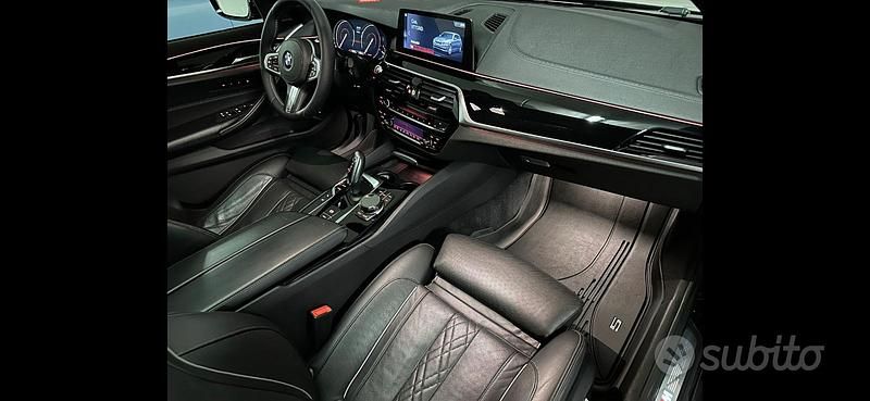 Usata BMW 530 Efficient Dynamics 265 CV (194 kW) 2017 Blu/azzurro Station wagon