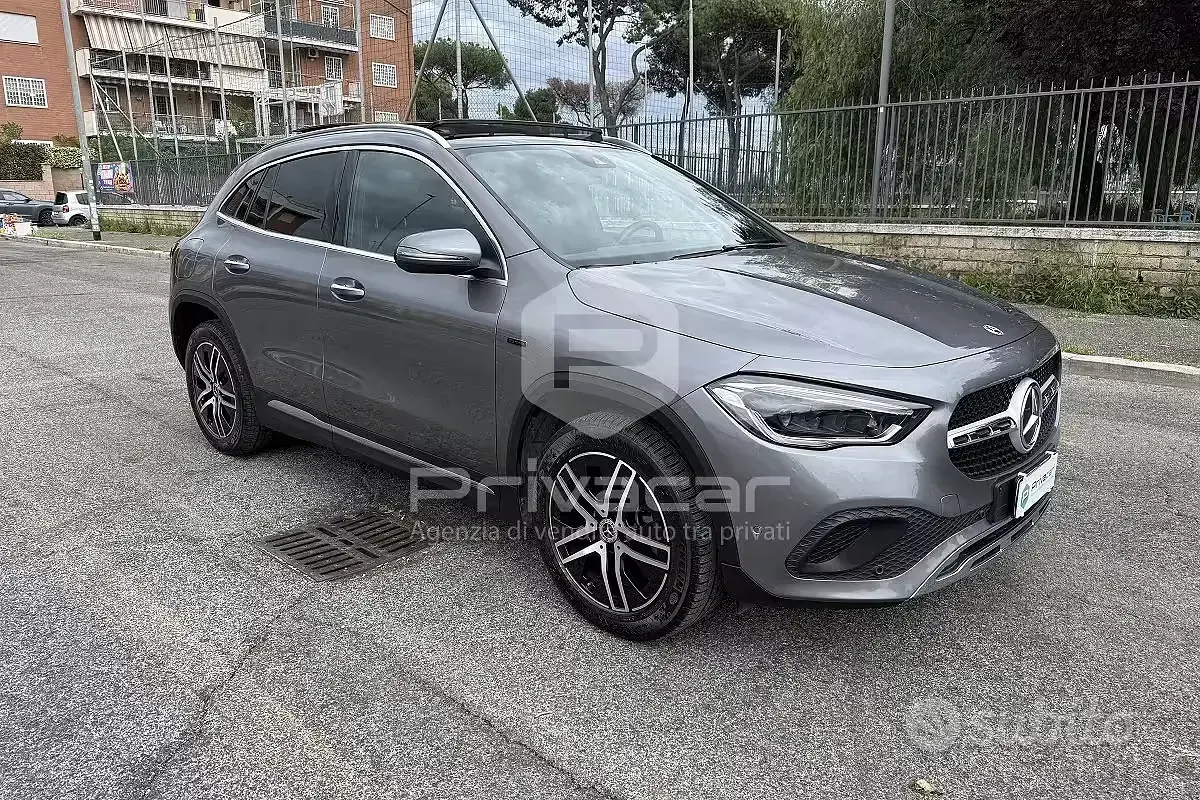Begagnad Mercedes GLA250 160 HK (117 kW) 2021 Grå SUV