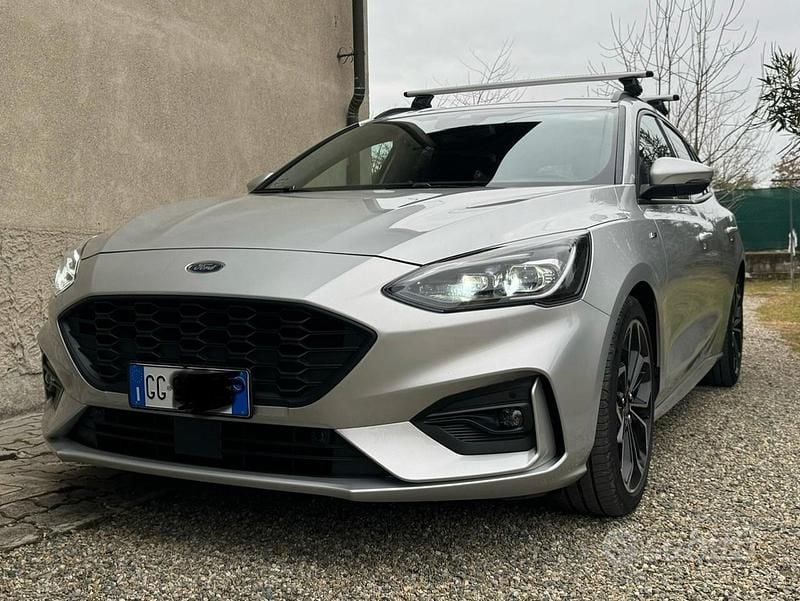 Usata Ford Focus ST-Line 120 CV (88 kW) 2021 Grigio Station wagon