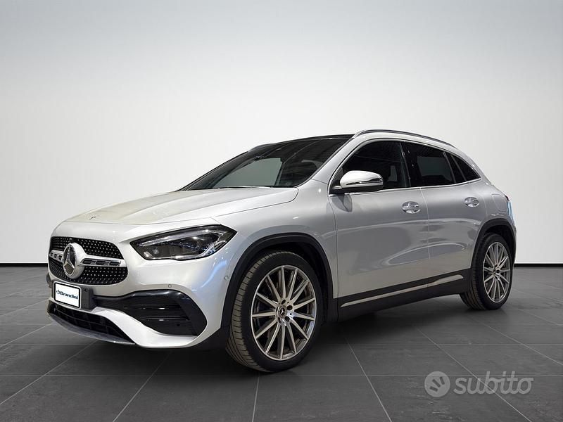 Grigio Usata 2022 Mercedes GLA180 Premium SUV | 31.485 € (Buon prezzo) - Immagine 1/4