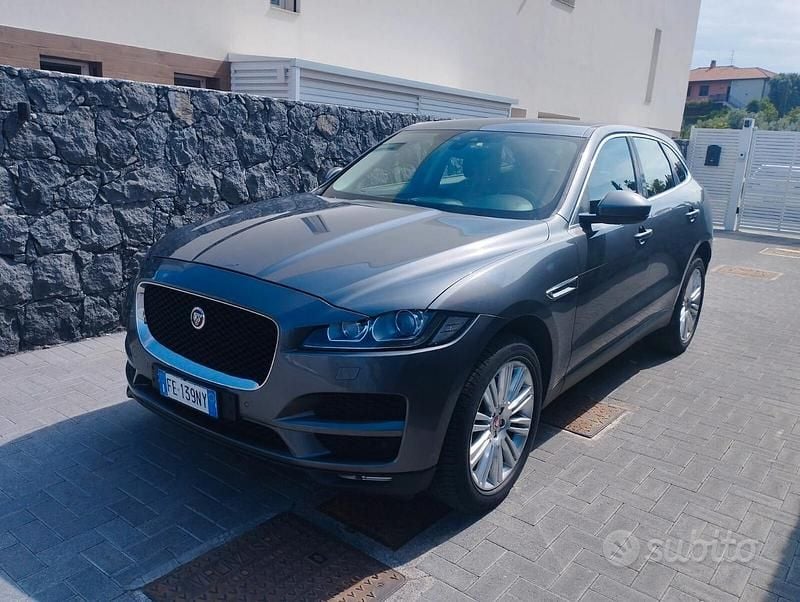 Usata Jaguar F-Pace Prestige 300 CV (220 kW) 2016 Grigio SUV